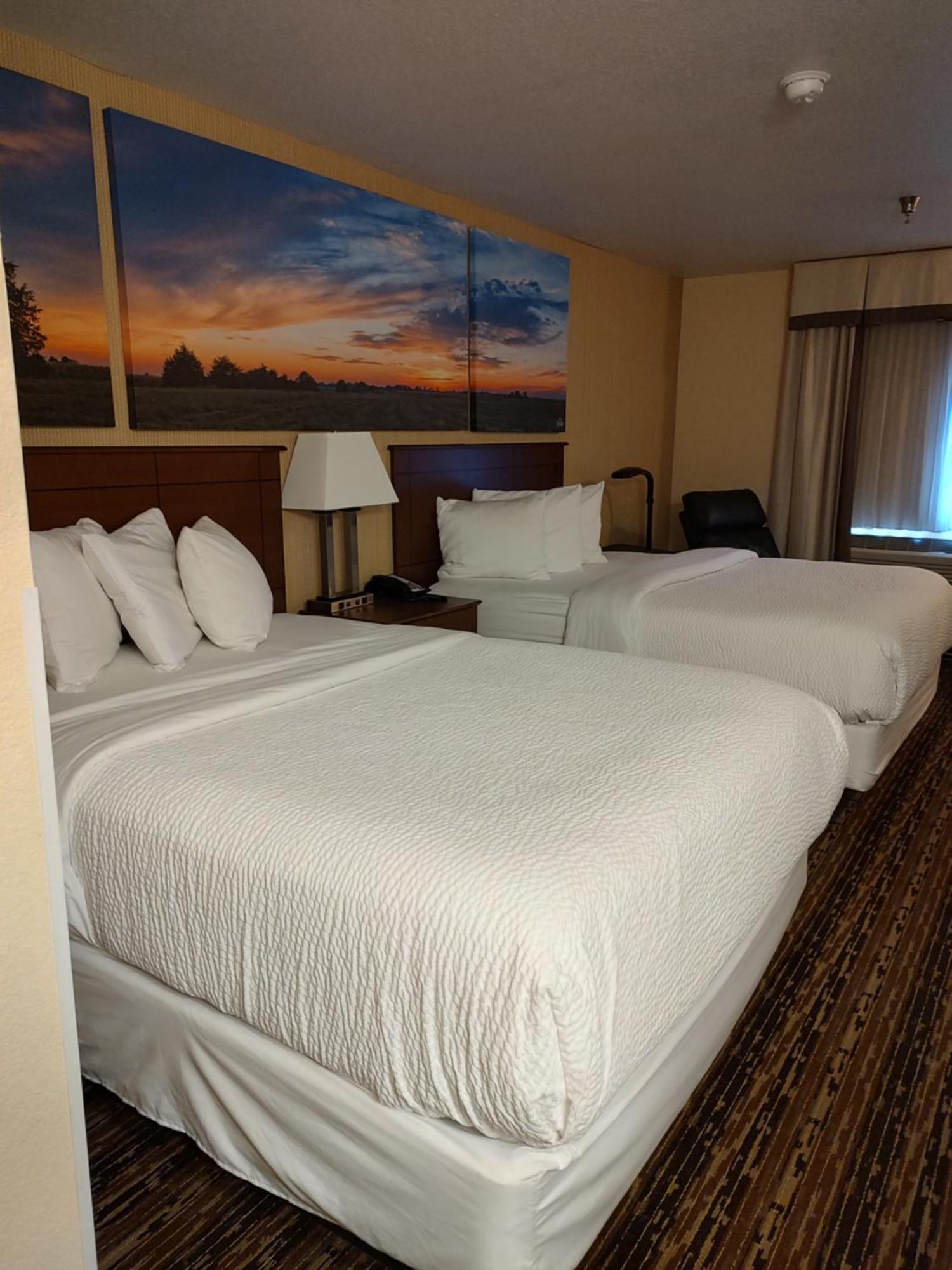 Days Inn & Suites By Wyndham Fargo 19Th Ave/Airport Dome Luaran gambar